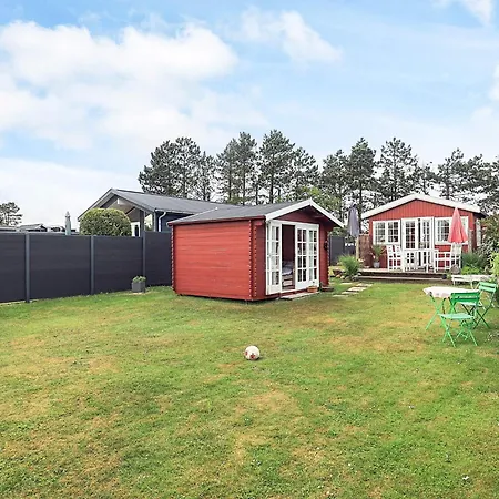 3 Person In Karrebaeksminde-by Traum *